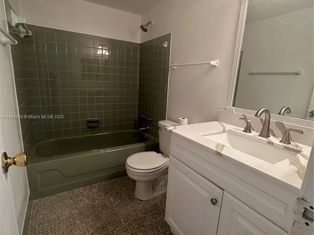 7400 NW 4th Pl # 106, Margate FL 33063