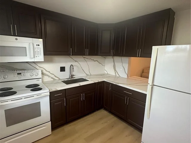 7400 NW 4th Pl # 106, Margate FL 33063