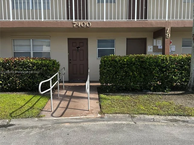 7400 NW 4th Pl # 106, Margate FL 33063