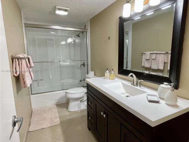 1800 NE 114th St # 1201, Miami FL 33181