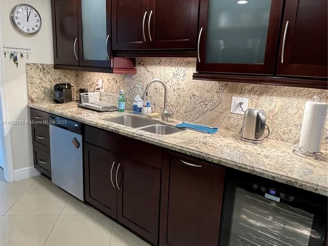 1800 NE 114th St # 1201, Miami FL 33181