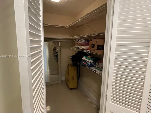 1800 NE 114th St # 1201, Miami FL 33181