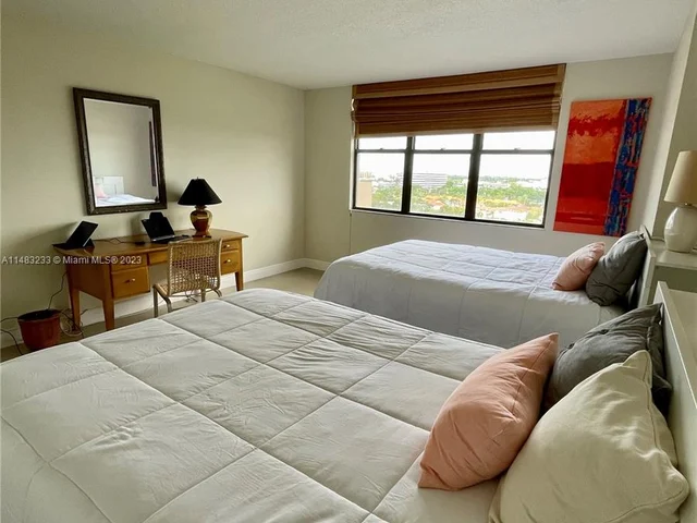 1800 NE 114th St # 1201, Miami FL 33181