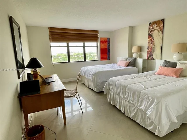 1800 NE 114th St # 1201, Miami FL 33181