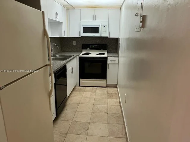 4721 NW 7th St # 12, Miami FL 33126