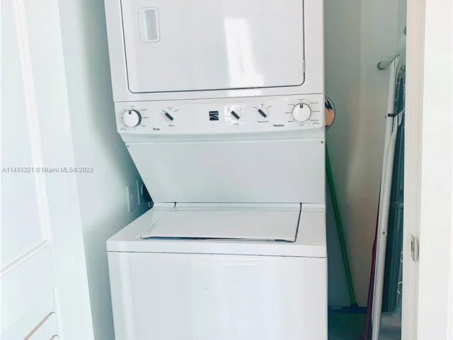 1080 Brickell Ave # 4009, Miami FL 33131