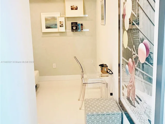 1080 Brickell Ave # 4009, Miami FL 33131