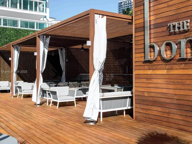 1080 Brickell Ave # 4009, Miami FL 33131