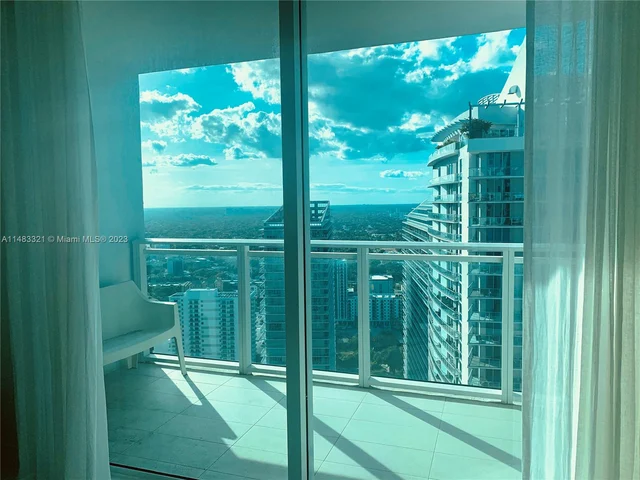 1080 Brickell Ave # 4009, Miami FL 33131