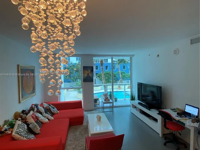 253 NE 2nd St # 906, Miami FL 33132