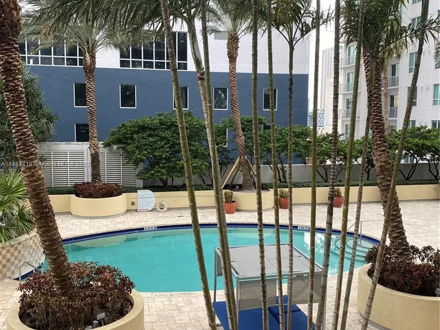 253 NE 2nd St # 906, Miami FL 33132