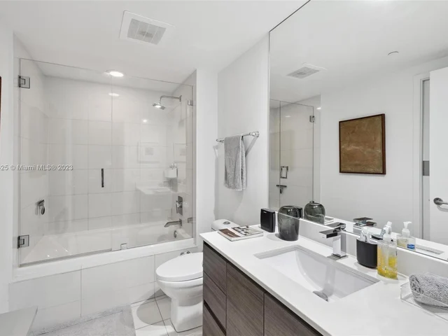 1100 S Miami Ave # 2704, Miami FL 33130