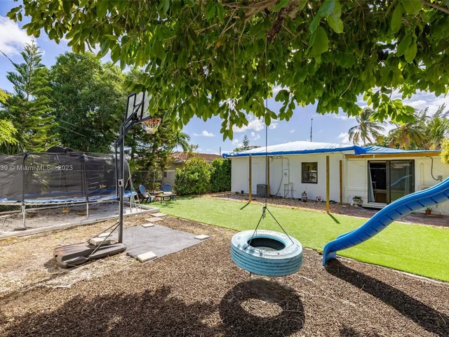 775 81st St, Miami Beach FL 33141