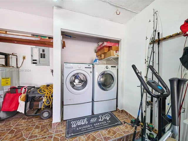 1431 Coolidge St, Hollywood FL 33020