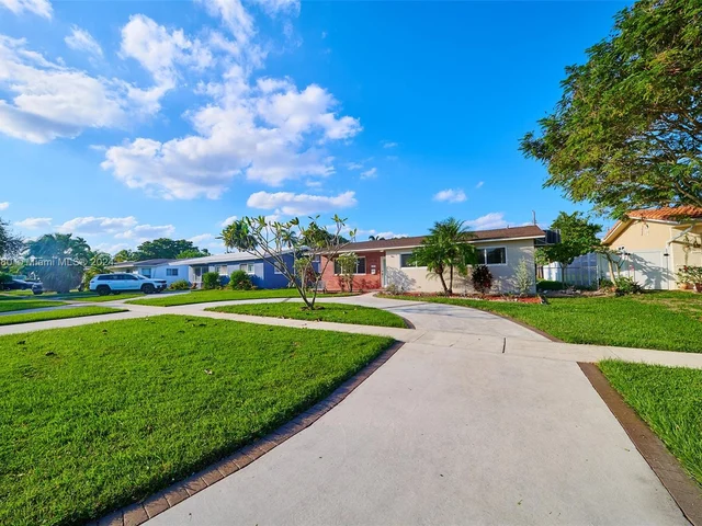 1431 Coolidge St, Hollywood FL 33020