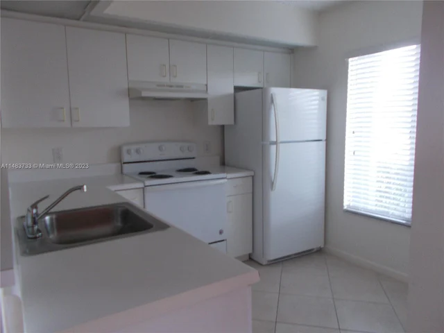 800 SW 137th Ave # 104G, Pembroke Pines FL 33027