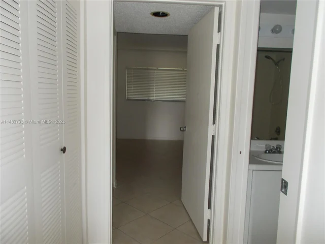 800 SW 137th Ave # 104G, Pembroke Pines FL 33027