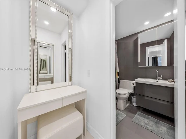 3505 S Ocean Dr # 1019, Hollywood FL 33019