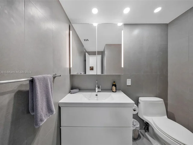 3505 S Ocean Dr # 1019, Hollywood FL 33019