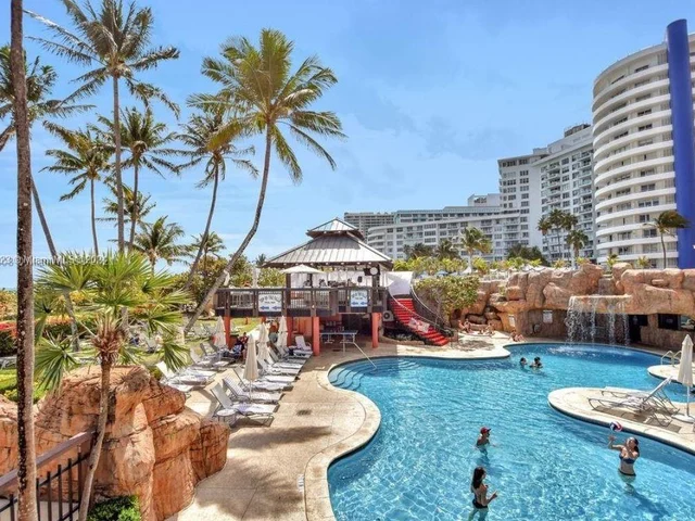 5225 Collins Ave # 411, Miami Beach FL 33140