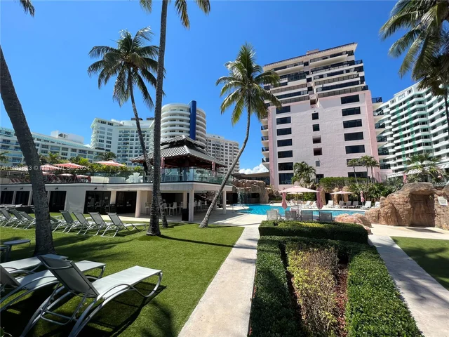 5225 Collins Ave # 411, Miami Beach FL 33140