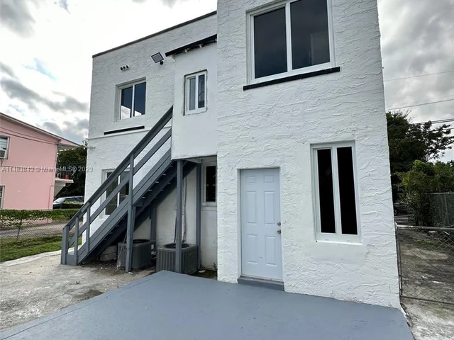 3025 NW 8th Ave # 1, Miami FL 33127