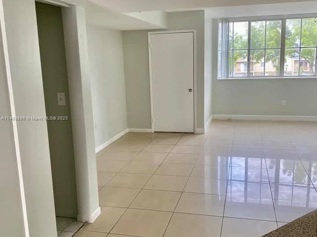 6045 NW 186th St # 302, Hialeah FL 33015