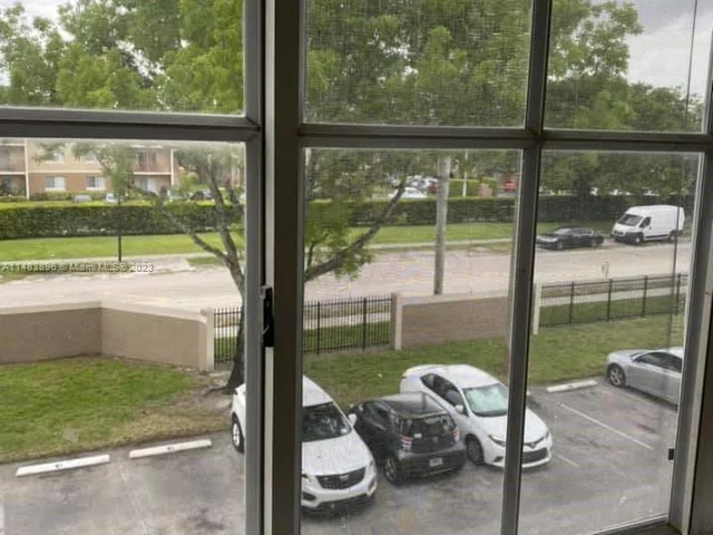 6045 NW 186th St # 302, Hialeah FL 33015