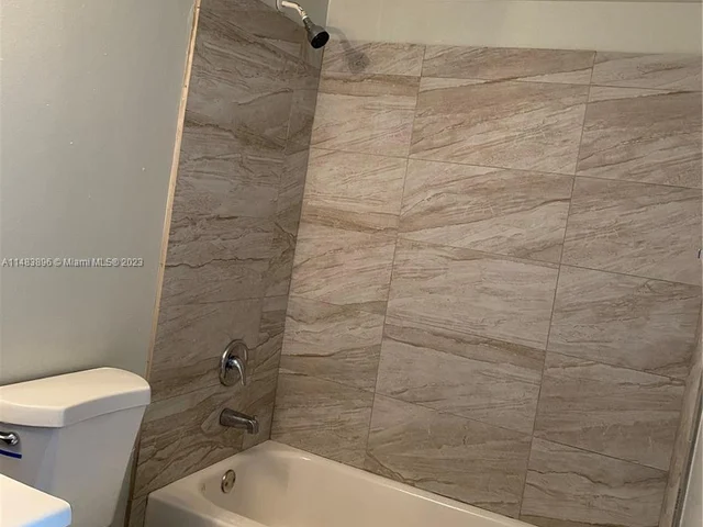 6045 NW 186th St # 302, Hialeah FL 33015