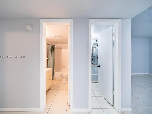 1400 NE 57th St # 205, Fort Lauderdale FL 33334