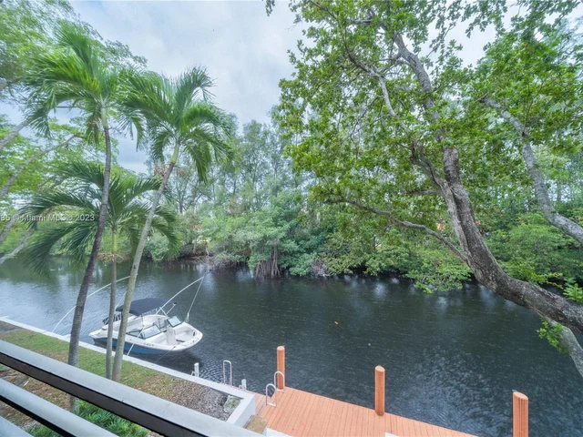 1400 NE 57th St # 205, Fort Lauderdale FL 33334