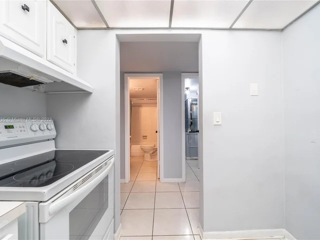 1400 NE 57th St # 205, Fort Lauderdale FL 33334