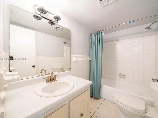 1400 NE 57th St # 205, Fort Lauderdale FL 33334