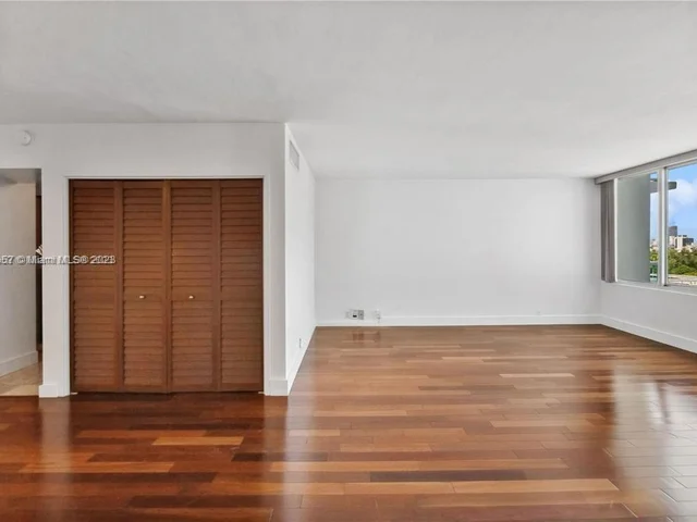1000 West Ave # 905, Miami Beach FL 33139