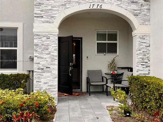 1776 SE 27th Rd # 1776, Homestead FL 33035