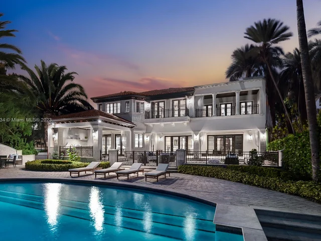 1940 S Bayshore Ln, Miami FL 33133