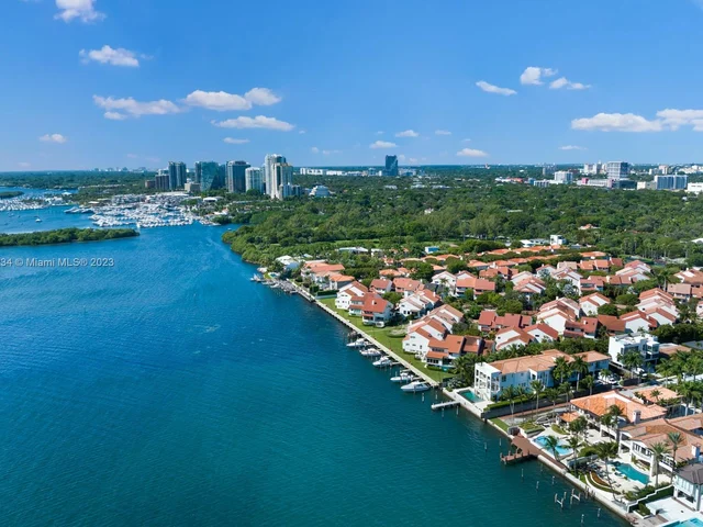 1940 S Bayshore Ln, Miami FL 33133