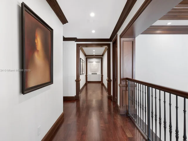 1940 S Bayshore Ln, Miami FL 33133