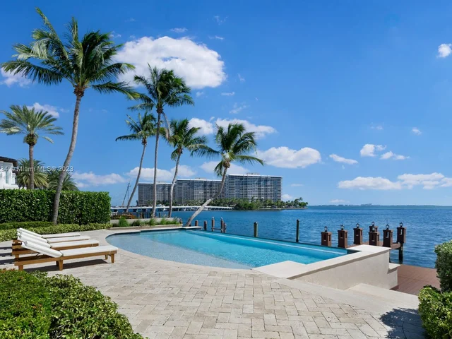 1940 S Bayshore Ln, Miami FL 33133