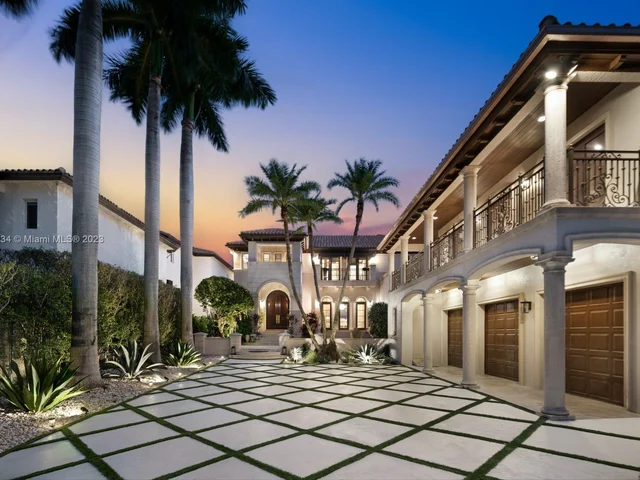 1940 S Bayshore Ln, Miami FL 33133