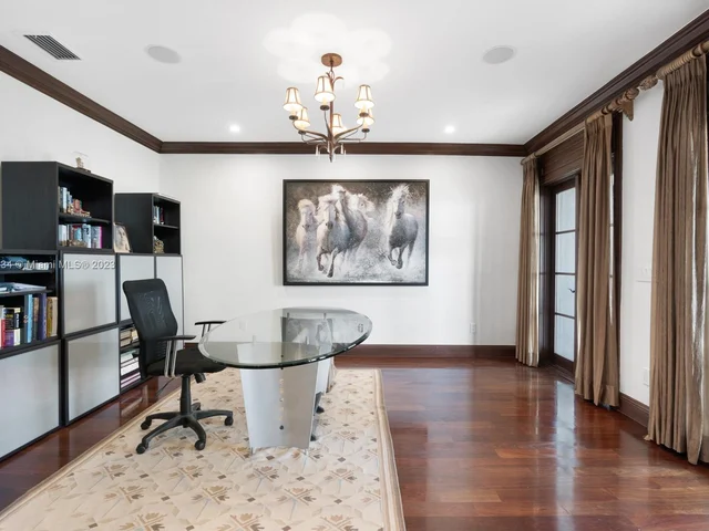 1940 S Bayshore Ln, Miami FL 33133