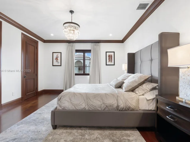 1940 S Bayshore Ln, Miami FL 33133