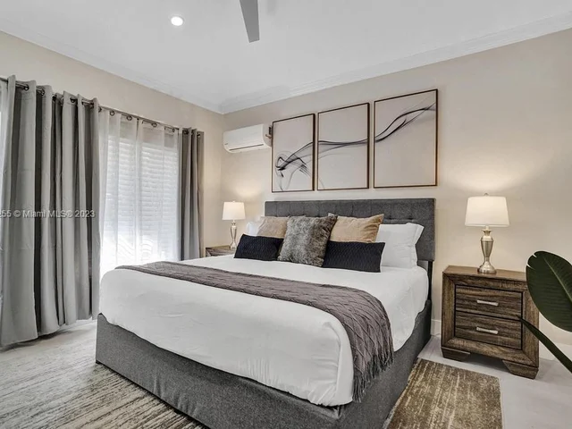 3251 N 37th St, Hollywood FL 33021