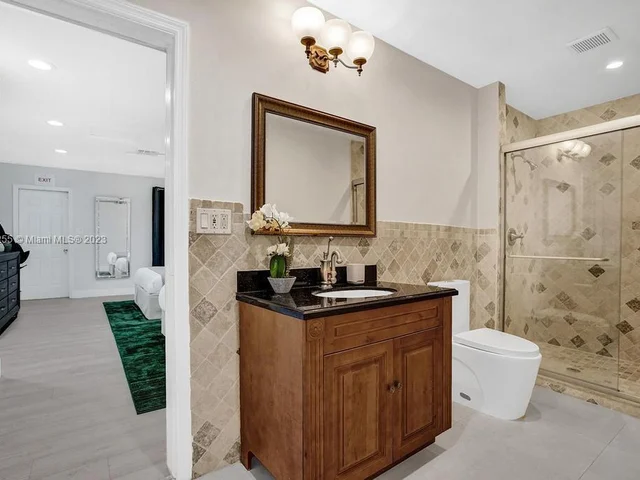 3251 N 37th St, Hollywood FL 33021