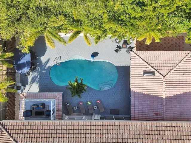 3251 N 37th St, Hollywood FL 33021