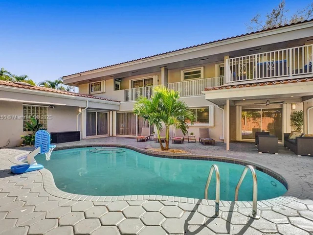 3251 N 37th St, Hollywood FL 33021