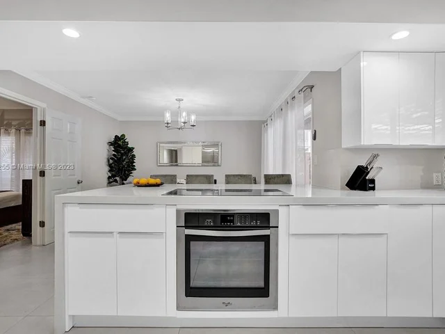 3251 N 37th St, Hollywood FL 33021