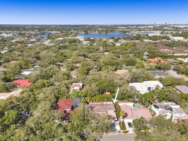 3251 N 37th St, Hollywood FL 33021