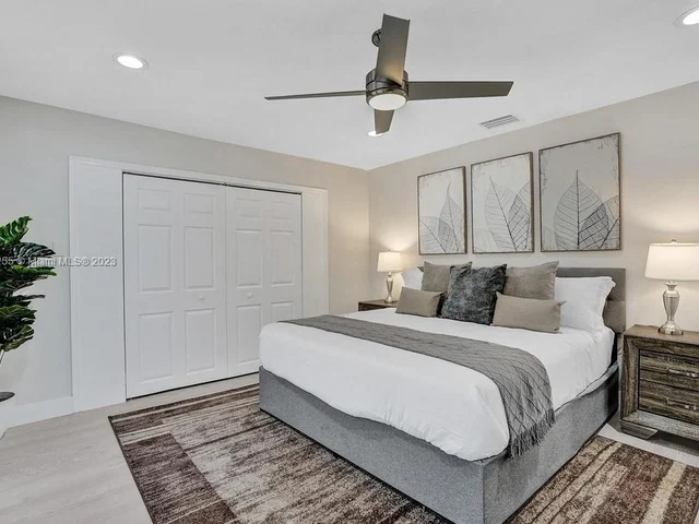 3251 N 37th St, Hollywood FL 33021