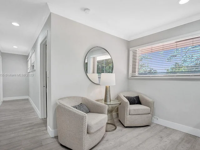 3251 N 37th St, Hollywood FL 33021